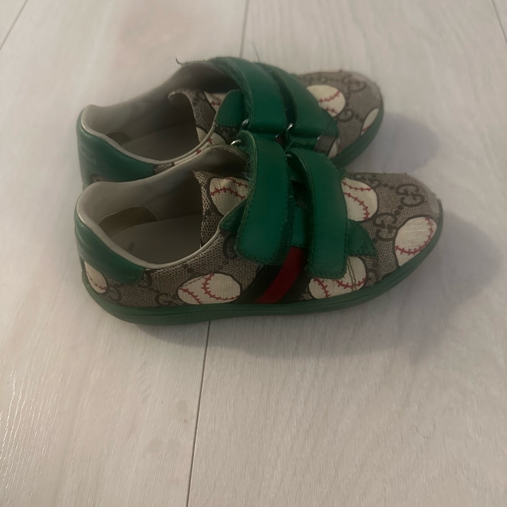 Gucci Green and Cream Sneakers Casual Comfort